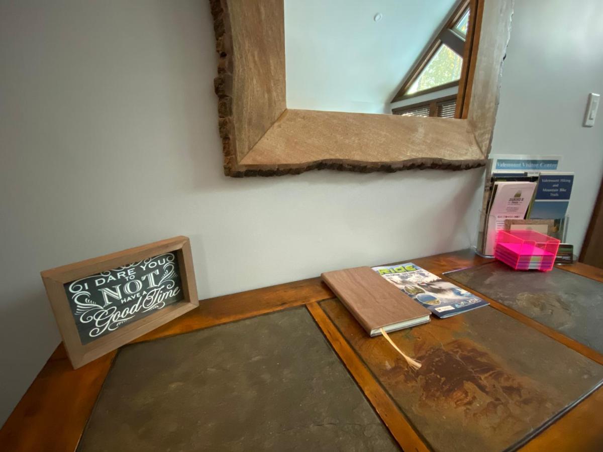 Wolf Den Villa Valemount Kültér fotó